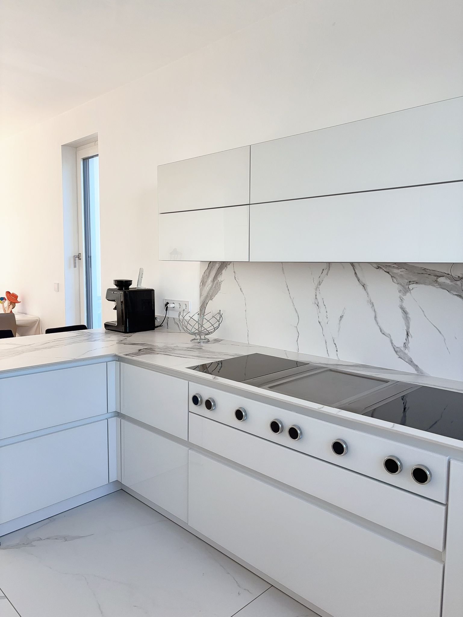 Exklusive Villa in weiß – Design trifft Luxus