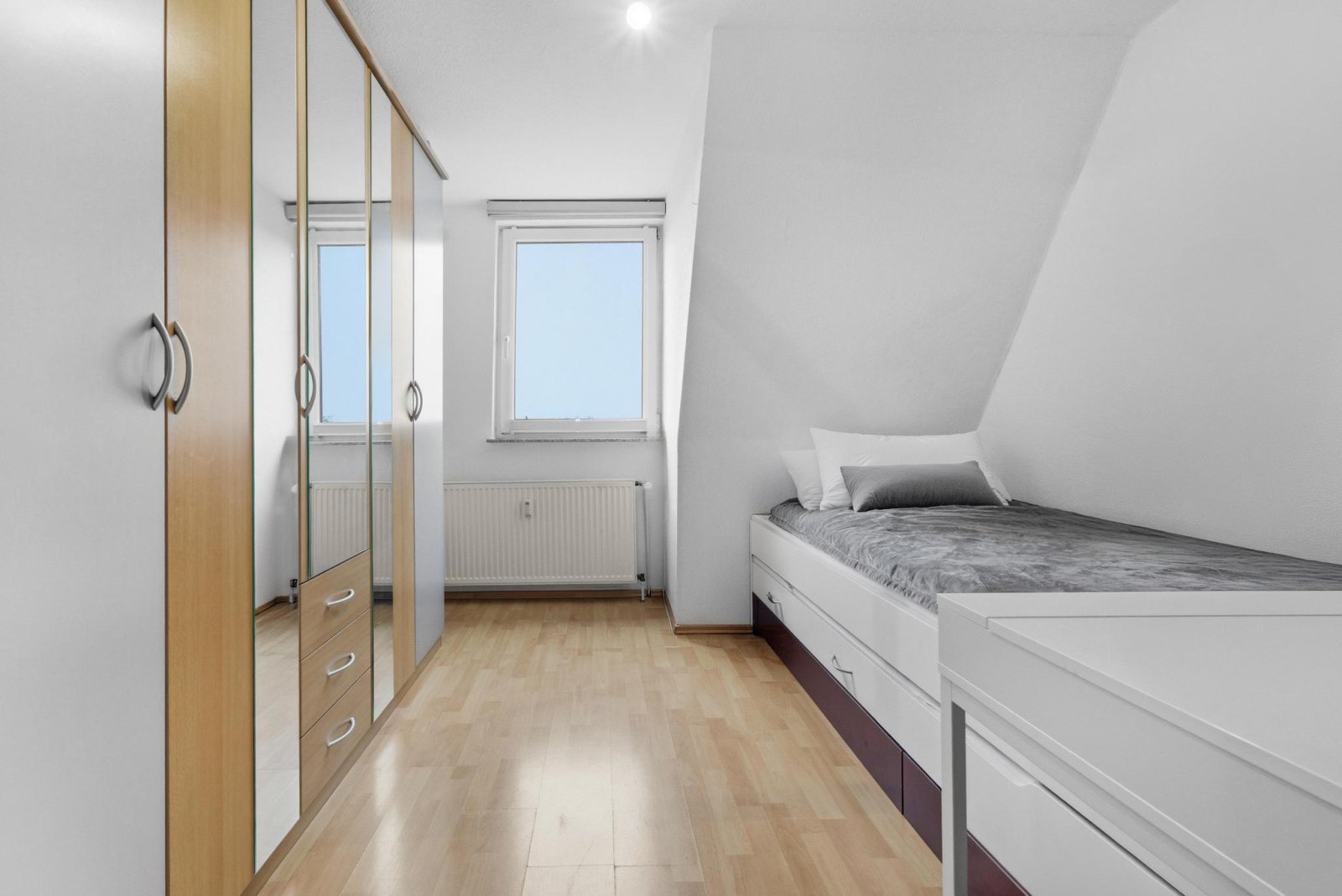 Moderne Dachgeschosswohnung mit Fernblick