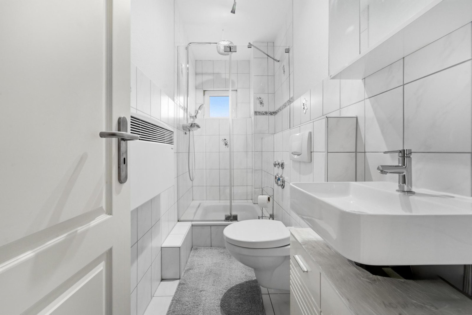 Moderne Dachgeschosswohnung mit Fernblick