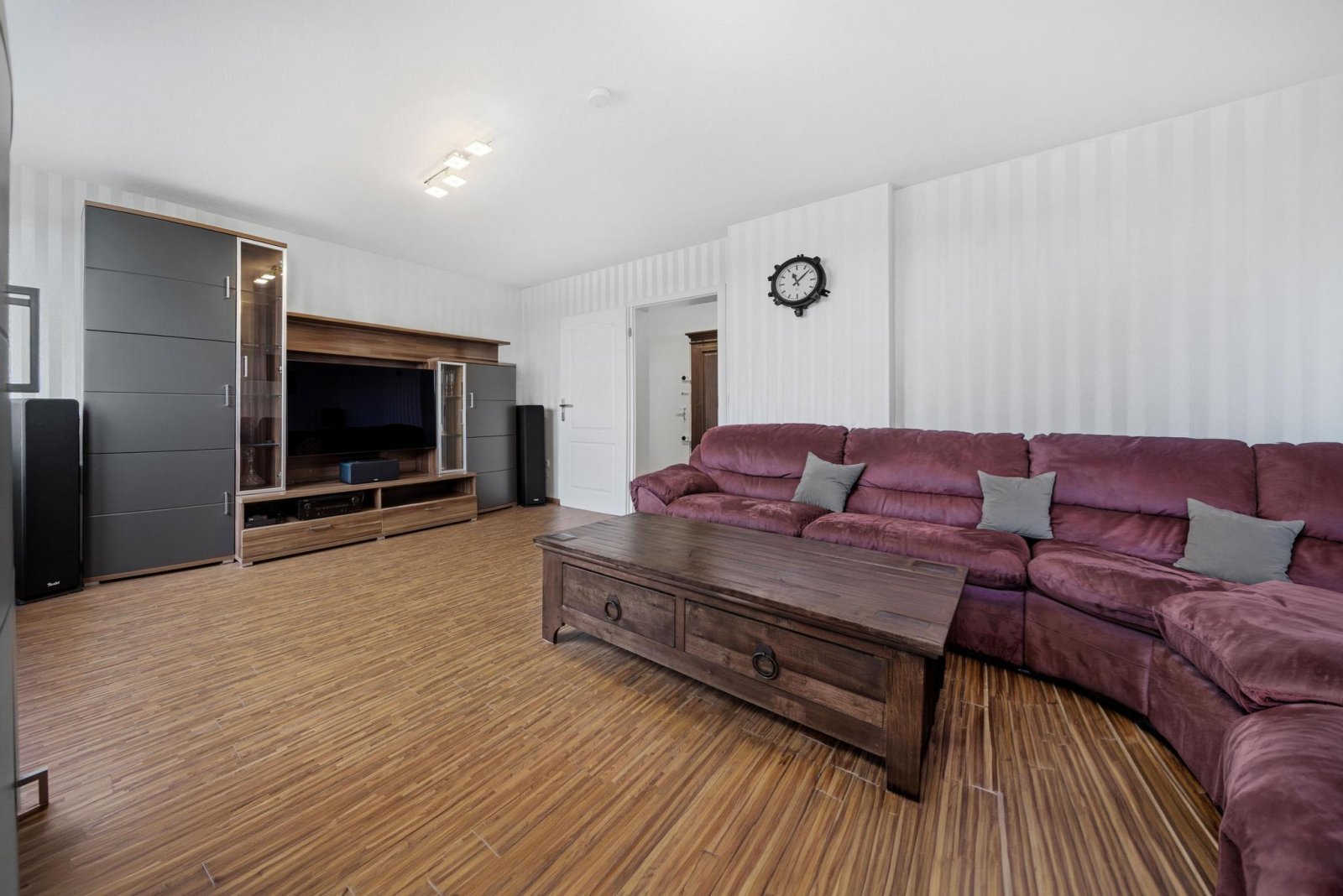 Moderne Dachgeschosswohnung mit Fernblick