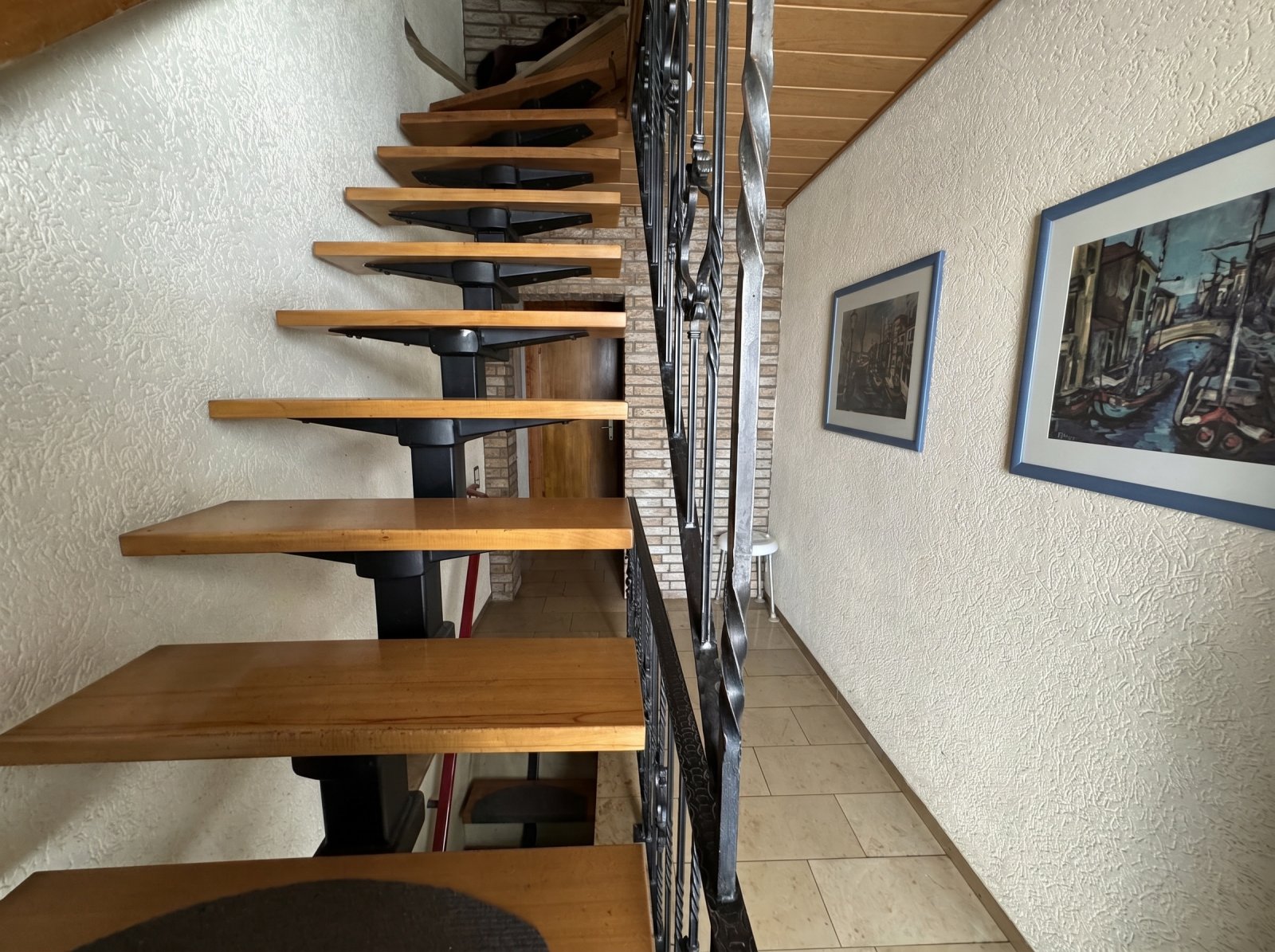 Reihenhaus mit Einliegerwohnung, Wintergarten, Dachterrasse & Pool in Wanheimerort