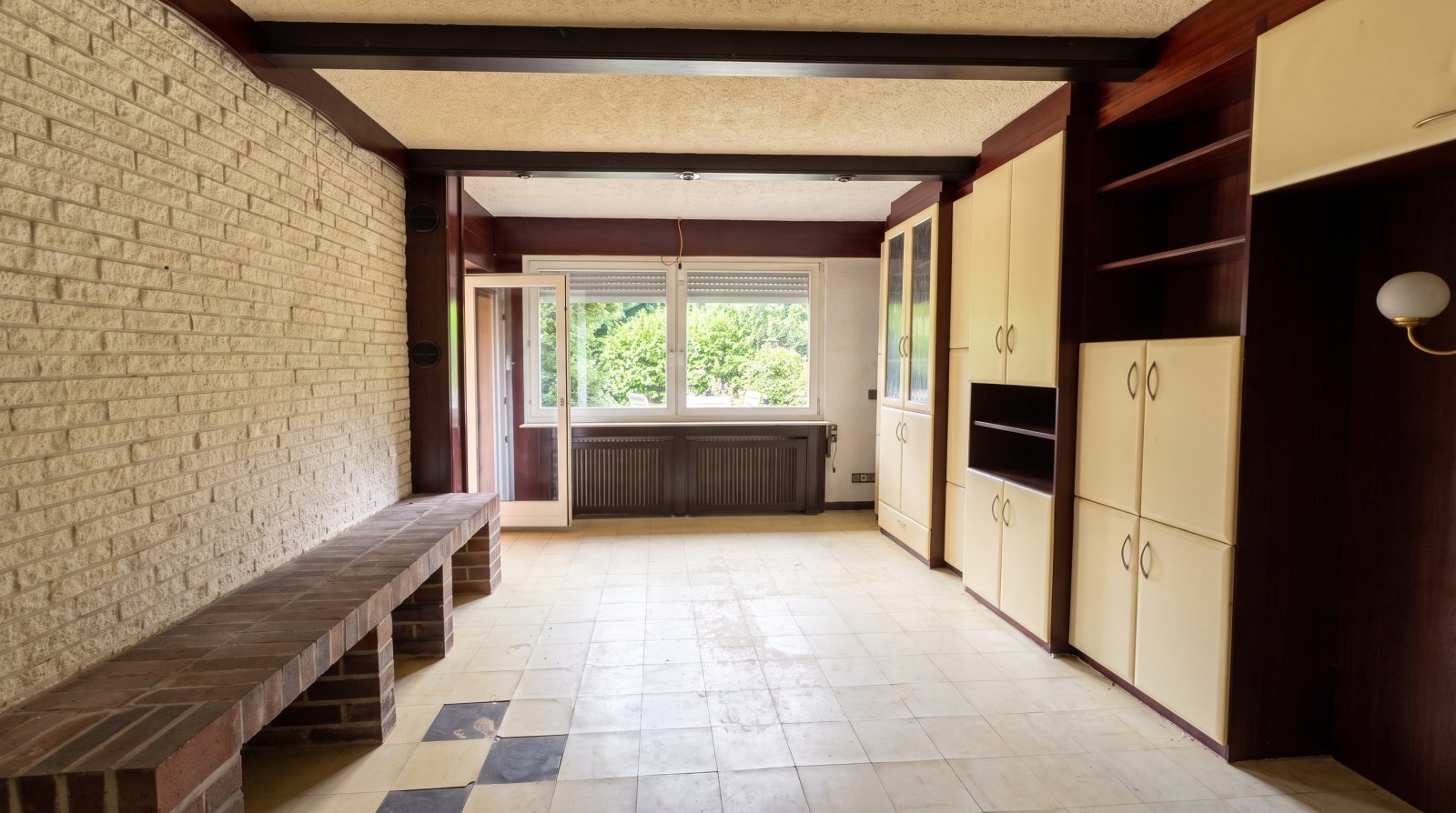 Großzügige 4-Zimmer-Terrassenwohnung mit großem Garten und zwei Tiefgaragenstellplätzen