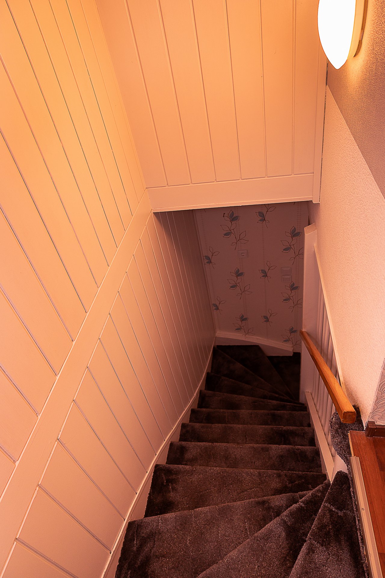 Treppenaufgang zur 1. Etage Treppenaufgang zur 1. Etage