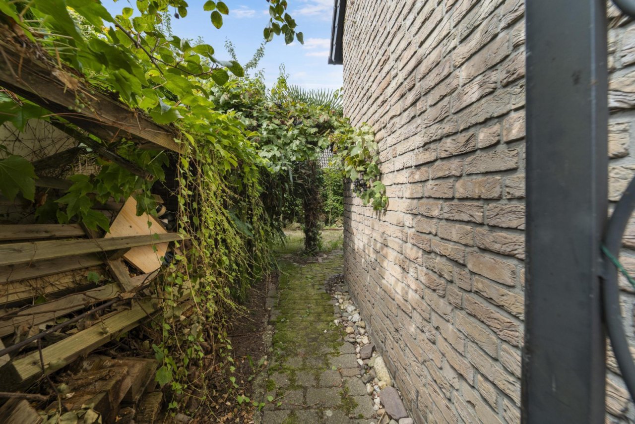 Durchgang zum Garten