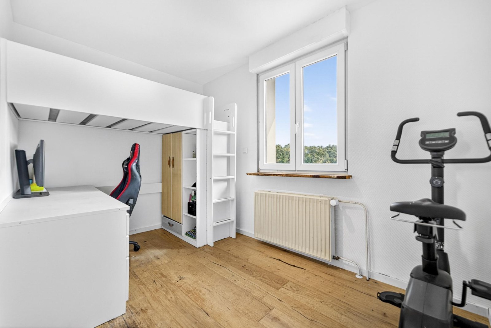 Schlafzimmer (oder Kinderzimmer) Schlafzimmer (oder Kinderzimmer)