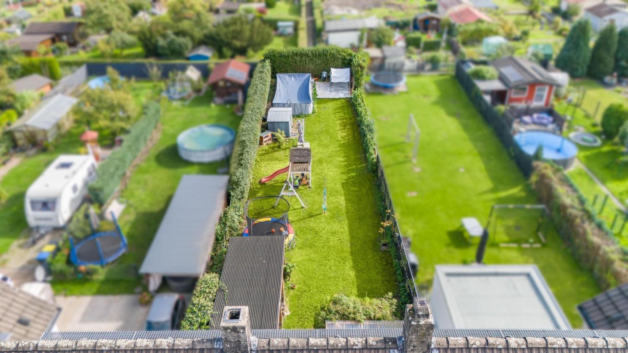 Garten hinter dem Haus (Blick aus DG)