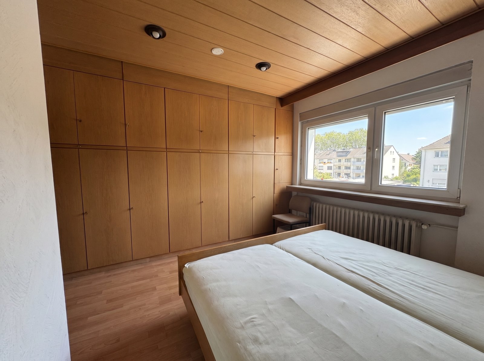 Schlafzimmer (2. OG) Schlafzimmer (2. OG)