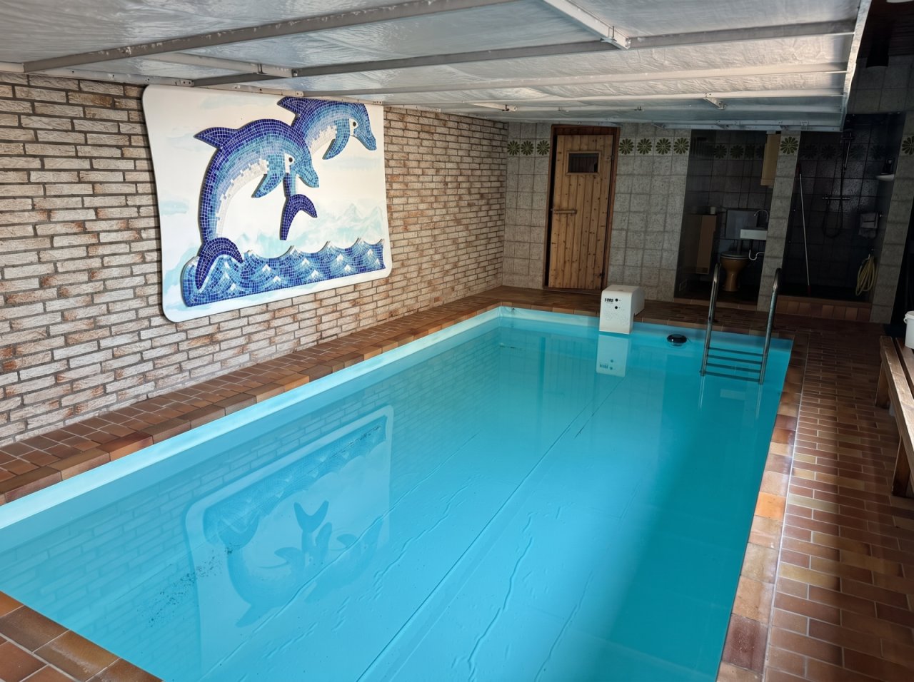 Schwimmbad mit Sauna Schwimmbad mit Sauna