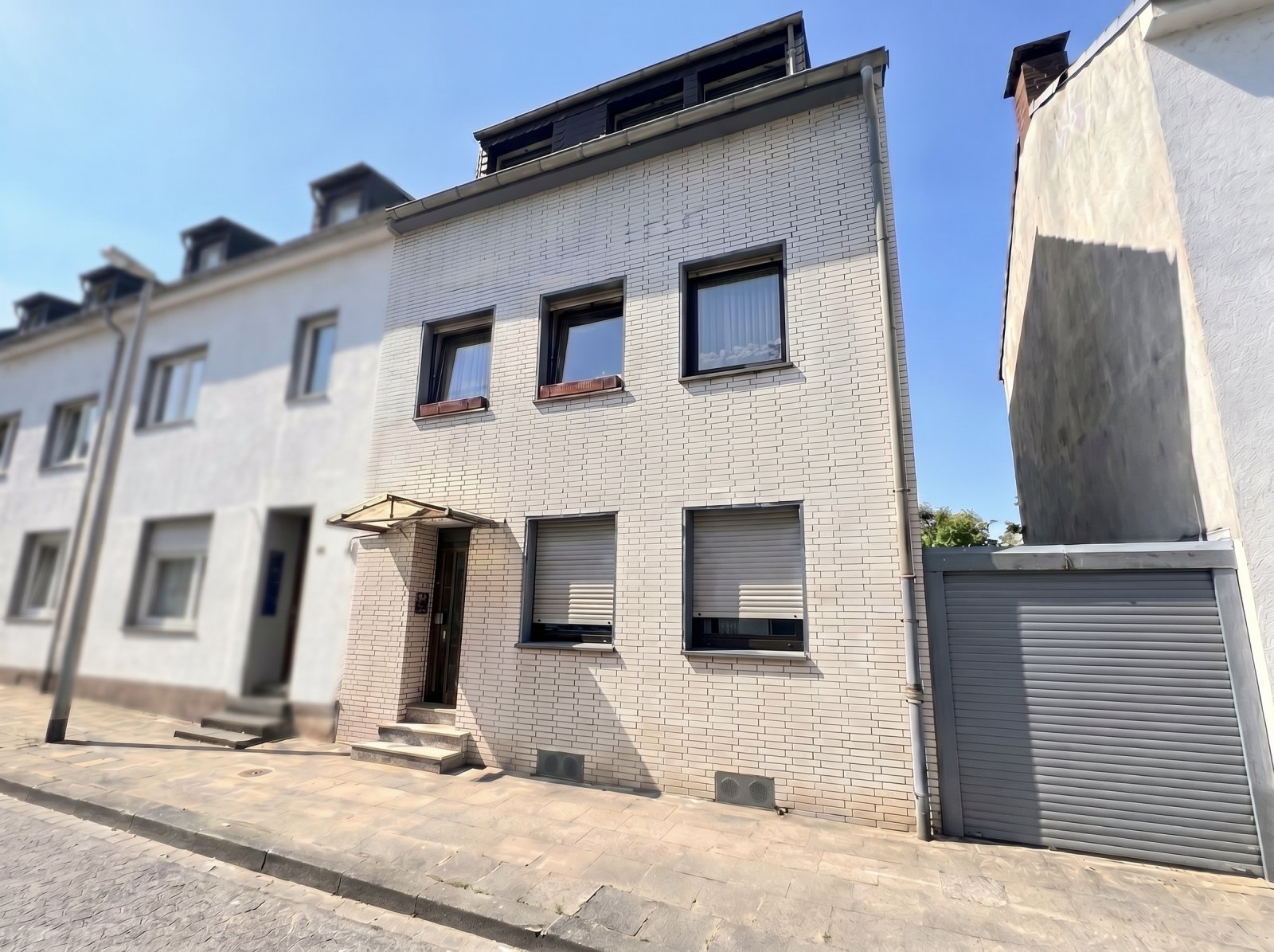 Hausfront Hausfront