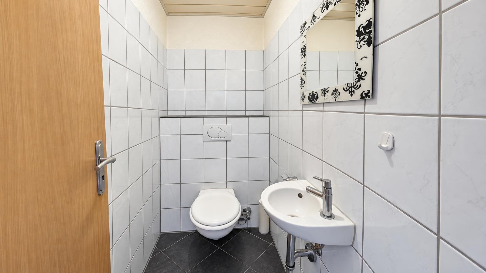WC WC