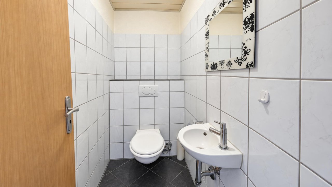 WC WC